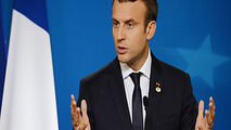 پرتاب تخم مرغ به مکرون