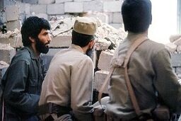 لحظات دیده نشده‌ای از حضور «رهبر انقلاب» در خرمشهر در کنار «شهید جهان آرا»