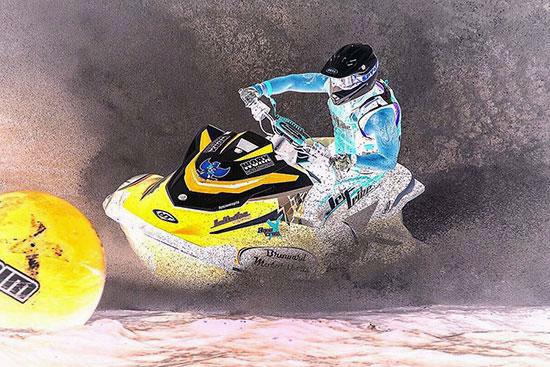 فیلم لحظه برخورد شدید قایق موتوری به جت اسکی 