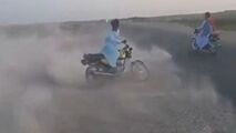 تصادف دردناک حین انجام حرکات نمایشی با موتور