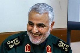 رفتار جالب حاج قاسم با یک کودک سه ساله 