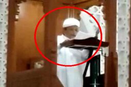 لحظه مرگ امام جماعت حین سخنرانی روی منبر