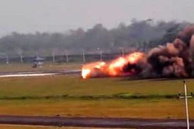 سقوط وحشتناک جنگنده میگ ۲۷ در حین تیک آف + فیلم