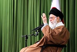 رهبر انقلاب: مدارک معادل دانشگاه برای حوزه اشتباه بزرگی بود