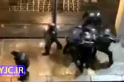 بلایی که پلیس فرانسه بر سر یکی از معترضان آورد