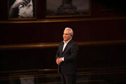  شوخی مهران مدیری به ماجرای ویدئوهای رقص پرستاران در قرنطینه‌های مبارزه با کرونا