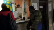 وقتی هالک شگفت انگیز به مترو می رود!