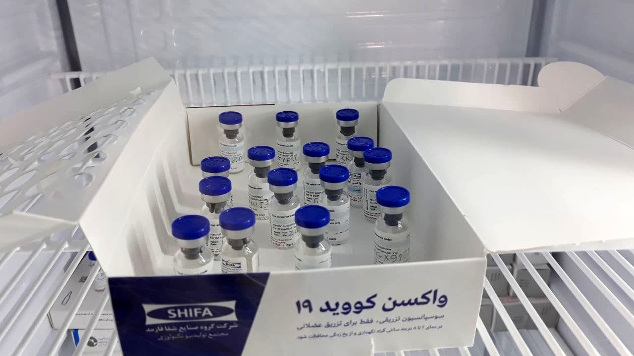 لحظه تزریق مرحله دوم واکسن"کوو ایران برکت"