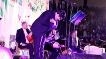 استقبال بی نظیر از کنسرت سالار عقیلی در بین مردم زلزله زده سرپل ذهاب