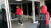  شجاع خلیل‌زاده به دختری که می‌خواست سلفی بگیرد :فاصله بگیر کرونا نگیریم!