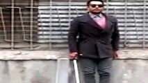 ماجرای خبرنگاری که برای نشان دادن سختی تردد روشندلان در معابر نابینا شد!