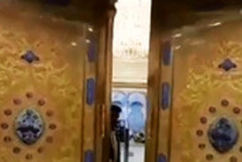  لحظه باز شدن درهای حرم امام حسین(ع)