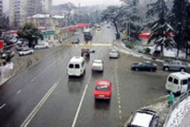  راننده بعد از تصادف از ماشین به بیرون پرتاب شد و ماشین خود به خود پارک شد!