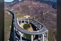 شاهکار مهندسان چینی در کوهستان