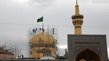 گنبد حرم امام رضا(ع) چگونه شسته می‌شود؟