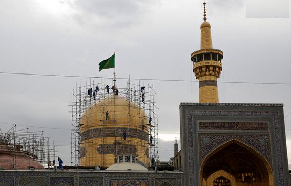 گنبد حرم امام رضا(ع) چگونه شسته می‌شود؟