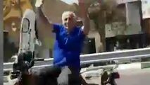 حرکات عجیب پیرمرد موتور سوار در حین حرکت
