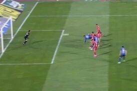 گل اول استقلال به پرسپولیس