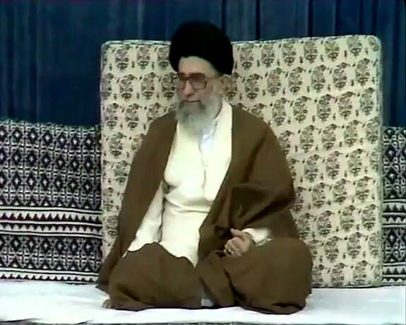 سرودخوانی مداحان اهل بیت در حضور رهبر معظم انقلاب
