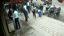 ویدئویی از لحظه انحراف ناگهانی خودرو به داخل پیاده‌رو