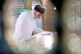 حضور رهبر انقلاب در بارگاه حضرت امام رضا(ع)