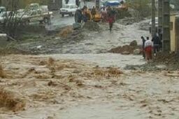 جاری شدن سیل در منطقه گردشگری تنگه واشی