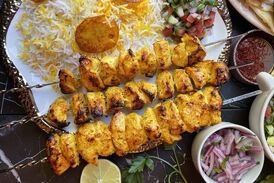 سفر به طعم‌های اصیل ایران با پلو کباب مرغ محلی