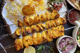 سفر به طعم‌های اصیل ایران با پلو کباب مرغ محلی