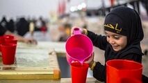 مهمان‌نوازی کودک خردسال از زائران اربعین حسینی