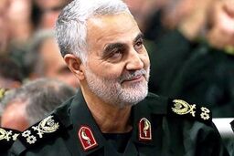 اهدای مدال رهبر انقلاب به سردار سلیمانی
