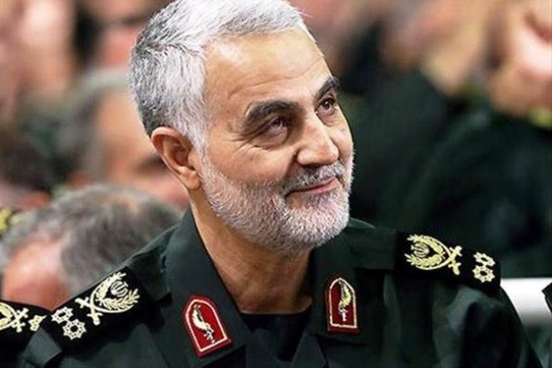 اهدای مدال رهبر انقلاب به سردار سلیمانی