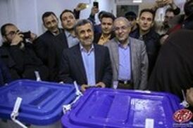 شاهکار جدید محمود احمدی‌نژاد : آموزش ساخت ماسک ضد کرونا ،پای صندوق رای !