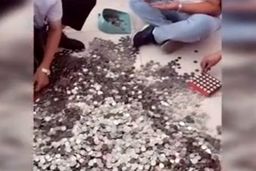 خرید خودروی لوکس با پول خرد، فروشنده را به دردسر انداخت