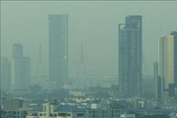 مبارزه با آلودگی هوا در تایلند با آب پاشی