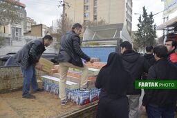 ارسال کمکهای اتاق اصناف و بازاریان خیر کرمانشاه به مناطق سیل زده لرستان