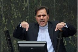 انتقاد شدید یک شهروند از رئیس جمهور در مقابل وزیر راه