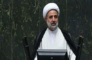 شوخی مجتبی ذوالنور با نبودن بطری آب آشامیدنی!