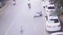 غازی که موجب تصادف زن اسکوترسوار شد!