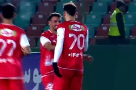 گل پنجم پرسپولیس به هوادار توسط اورونوف