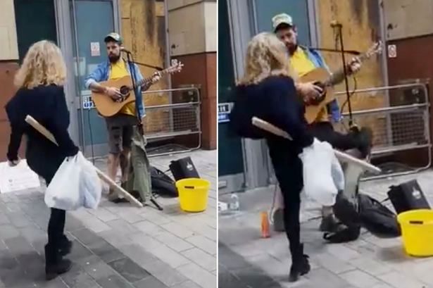 حمله ناگهانی زن عصبانی به نوازنده خیابانی!