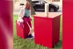 دوربین مخفی جالب و ترسناک از ذوب شدن دختربچه در اسید!