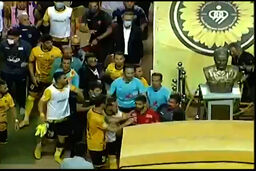 لحظات درگیری سپاهان - پرسپولیس از دوربین صداوسیما