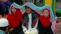 ازدواج همزمان داماد اندونزیایی با دو دختر مورد علاقه اش! 