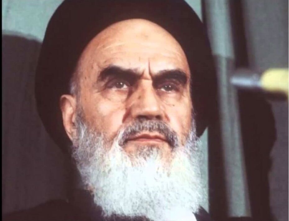 امام خمینی(ره): اگر دانشگاه فاسد شود، یک کشور فاسد می‌شود