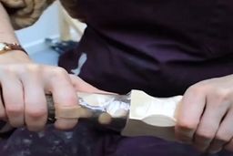 استفاده از بطری‌های پلاستیکی به عنوان چسب!