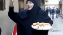  مادر شهیدی که برای شهادت فرزندش شیرینی پخش کرد
