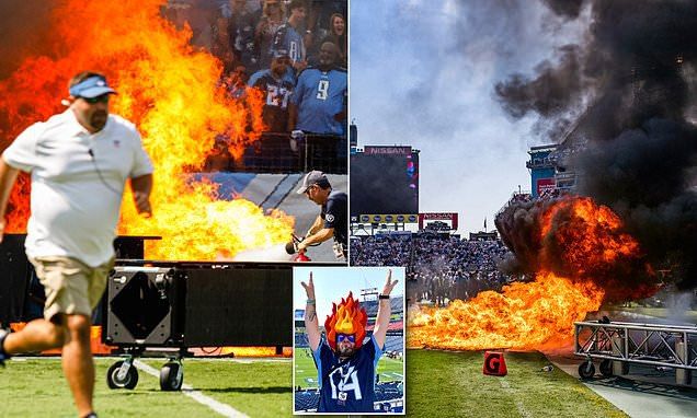 آتش گرفتن چمن ورزشگاه پیش از شروع بازی فوتبال! 