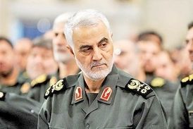 صحبت‌های جانسوز خانواده شهدای همراه سپهبد شهید قاسم سلیمانی