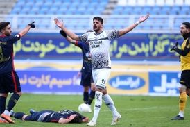 ویدیو/ گل اول گل گهر به سپاهان (کی‌روش استنلی سوارز)