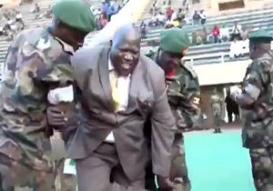 لحظه زمین خوردن وزیر ورزش اوگاندا